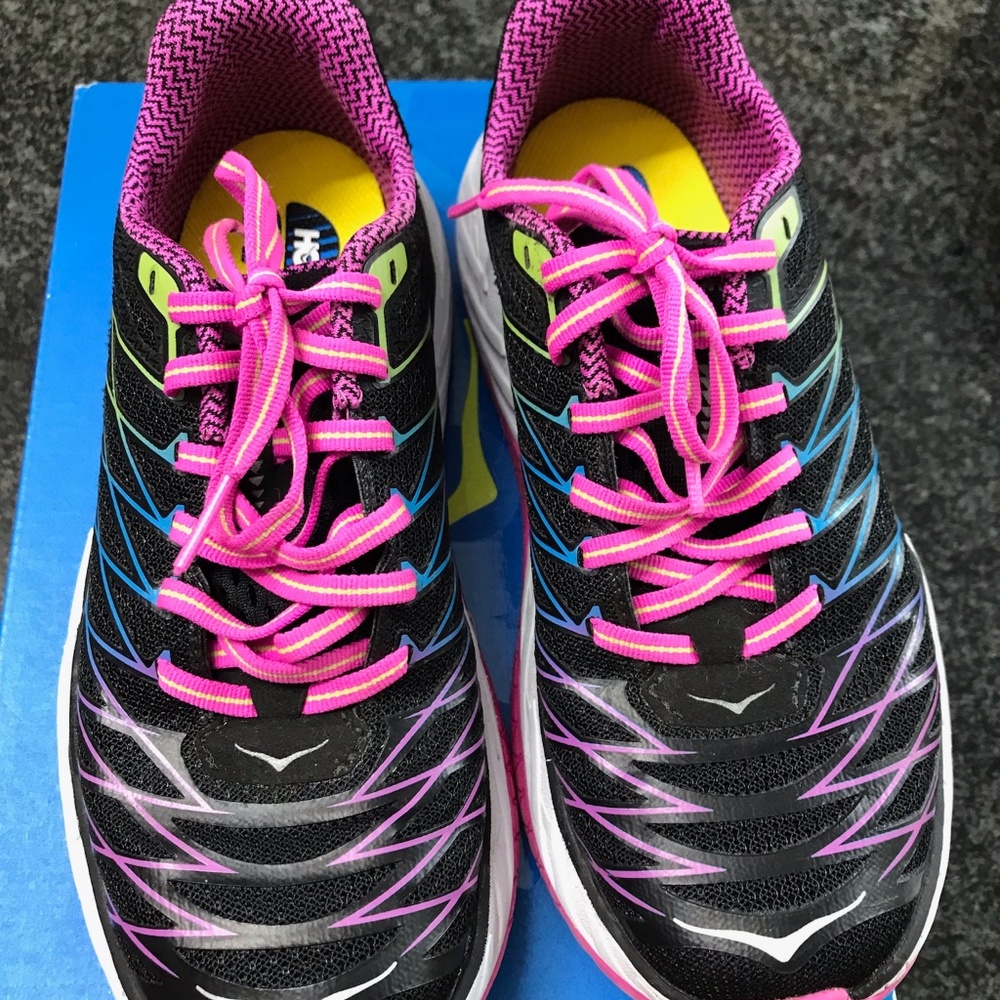 HOKA ONE ONE - CLAYTON 2